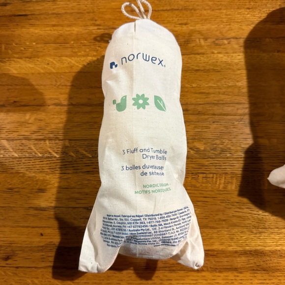 Norwex Fluff and Tumble Dryer Balls Set of 3 Nordic Design NWT - Picture 3 of 8